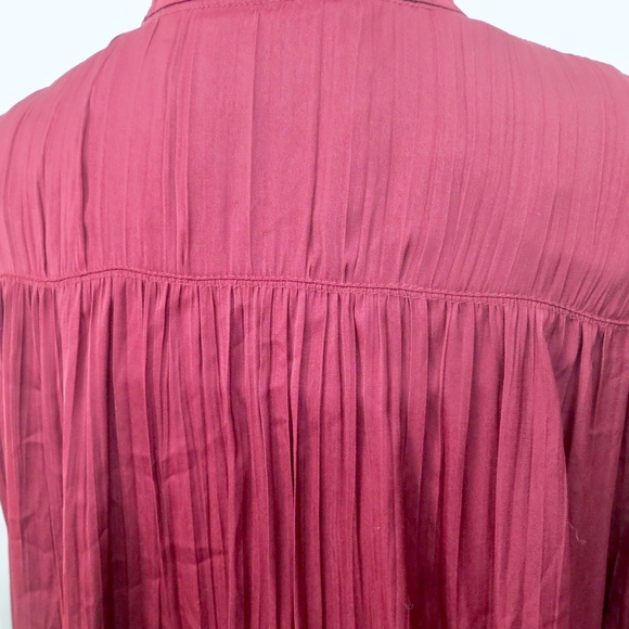 ANTHROPOLOGIE Relaxed Shimmer Satin Blouse Dark Cherry Henley Button Up Small - Picture 5 of 16